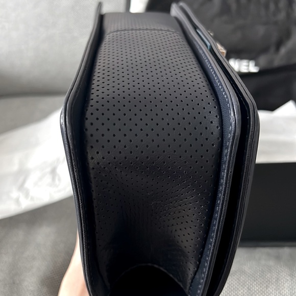 Chanel le boy dark navy with shiny silver hardware, medium size,smooth calfskin - Picture 7 of 16